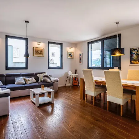 Apartment Luxury Art *